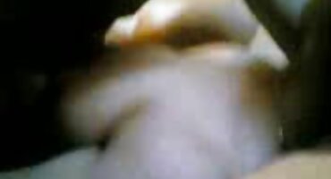 అందమైన నగ్న ఆత్మవిశ్వాసం ఒక బ్లూ ఫిలిం సెక్స్ ఫిలిం తెలుగు తడి పూకు పడుతుంది