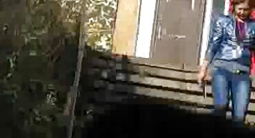 అద్భుతమైన తెలుగుసెక్స్ నల్లటి జుట్టు గల స్త్రీని పుస్సీ లో తీవ్రంగా ఇబ్బంది పెట్టాడు