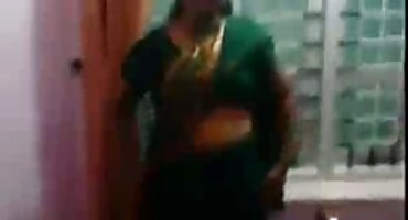 నూనె వేసిన కస్టమర్ లోకల్ తెలుగు సెక్స్ ఆకర్షణీయమైన టి-గర్ల్ ఇచ్చిన