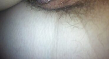 అతను ఒక పెద్ద మంచం మీద ఉంది మరియు గాడిద లో చిక్ బిట్చెస్ తెలుగు సెక్స్ వీడియో కం ఫక్స్