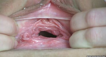 అందమైన బొమ్మలు మంచం మీద తీవ్రమైన హస్త ప్రయోగం నిమగ్నమై సెక్స్ డౌన్లోడ్ తెలుగు ఉన్నాయి