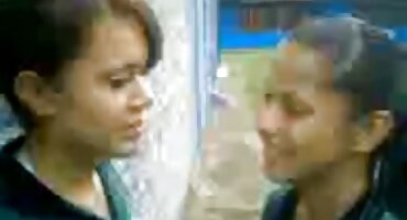 హాట్ టీన్స్ మరియు అమ్మాయిలు రుద్దుతారు పూకు మీధ సెక్స్ వీడియోస్ సెక్స్ చీలిన ప్రదేశం