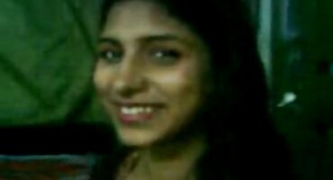 ఈత కోచ్ పూల్ లో యువ బిట్చే ఇబ్బంది పెట్టాడు సెక్స్ దెంగులాట