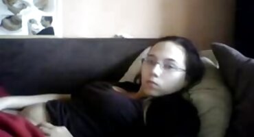 హంగ్రీ చిక్ ఆమె గాడిద ఒక స్నేహితుడు యొక్క చేతి ఉంది తెలుగు సెక్స్ డౌన్లోడ్