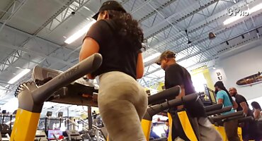 వాలీబాల్ రంగంలో అద్భుతమైన సెక్స్ తెలుగు ఓపెన్ యువ కోచ్ ధెంగడమ్