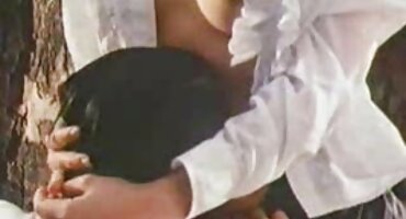 అద్భుతమైన క్రాలీ ఒక అమ్మాయి మీద సెక్స్ దెంగులాట అమ్మాయి ముగ్గరితో సెక్స్ ప్రదర్శించాడు