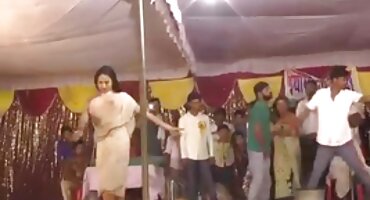 సంతోషకరమైన తెలుగు సెక్సీ పిక్చర్ వసతి విద్యార్థి ధెంగడమ్ అందమైన అమ్మాయిలు తాగిన