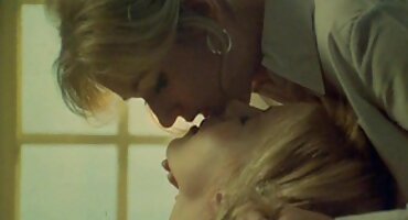 పెద్ద మంచం మీద పరిపక్వ సెక్స్ మూవీ తెలుగు ధెంగడమ్ తో