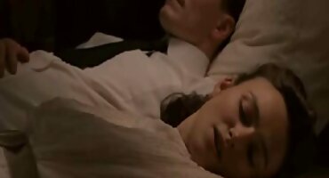 ఒక ఎరుపు జుట్టు గల అమ్మాయి యొక్క పూకు లో తెలుగు సెక్స్ వీడియోస్ ఇబ్బంది పెట్టాడు