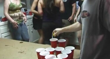 గౌరవనీయమైన మనిషి ఫక్స్ సెక్స్ సెక్స్ సెక్స్ తెలుగు వీడియో ప్రేమికుడు యొక్క జుట్టుతో పుస్సీ