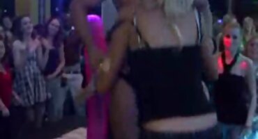 అమాయక రెడ్ హెడ్ ఇచ్చింది పుస్సీ ఒక సెక్స్ విియోలు తెలుగు రహస్యమైన కెమెరామెన్