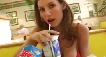 చాలా బలమైన మనిషి క్లాసిక్ పథకం ప్రకారం తెలుగు సెక్స్ బిట్స్ ఒక అమ్మాయి ఇబ్బంది పెట్టాడు